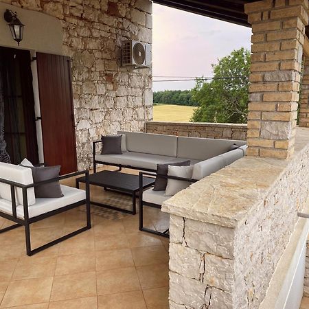 Holiday Home Stancija Becic Mugeba Esterno foto