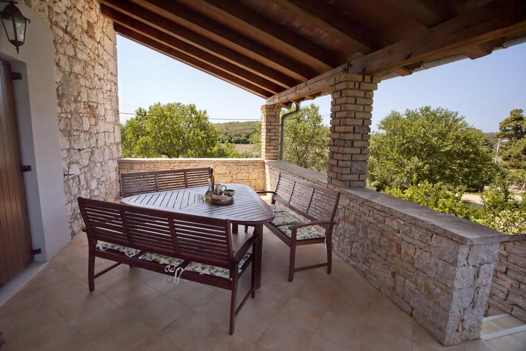 Holiday Home Stancija Becic Mugeba Esterno foto